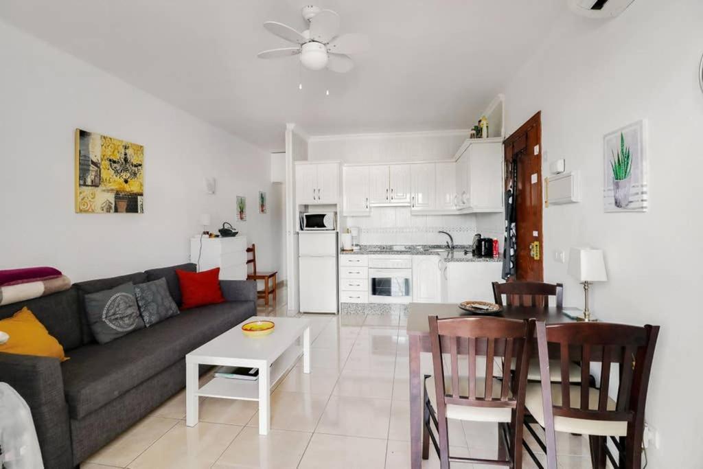 Capistrano Village, 1 Bedroom + Free Wi-Fi Нерха Екстер'єр фото