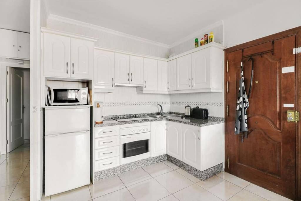 Capistrano Village, 1 Bedroom + Free Wi-Fi Нерха Екстер'єр фото